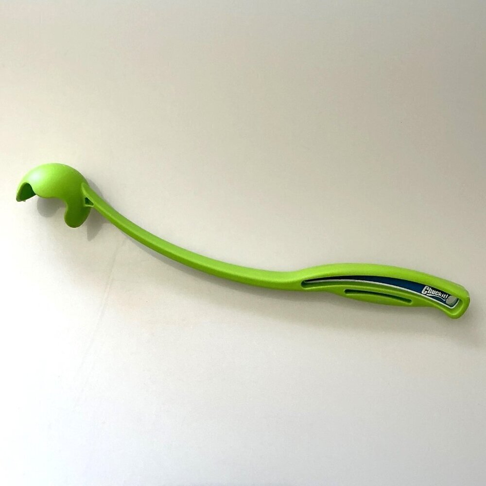 NEW CHUCKIT BALL LAUNCHER